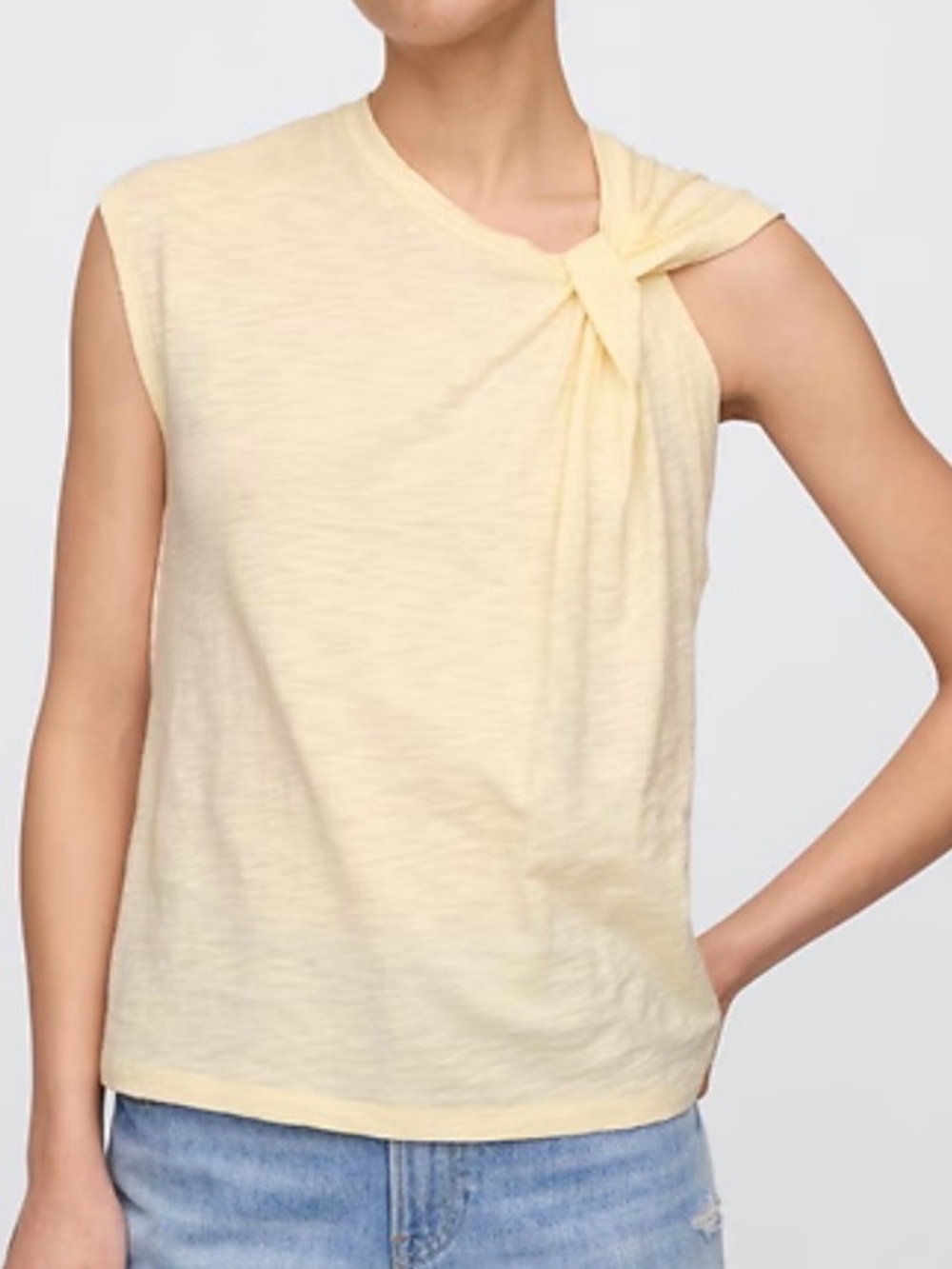 NWT GAP Foreversoft Twist-Top T-Shirt in Pale Yellow Size XS